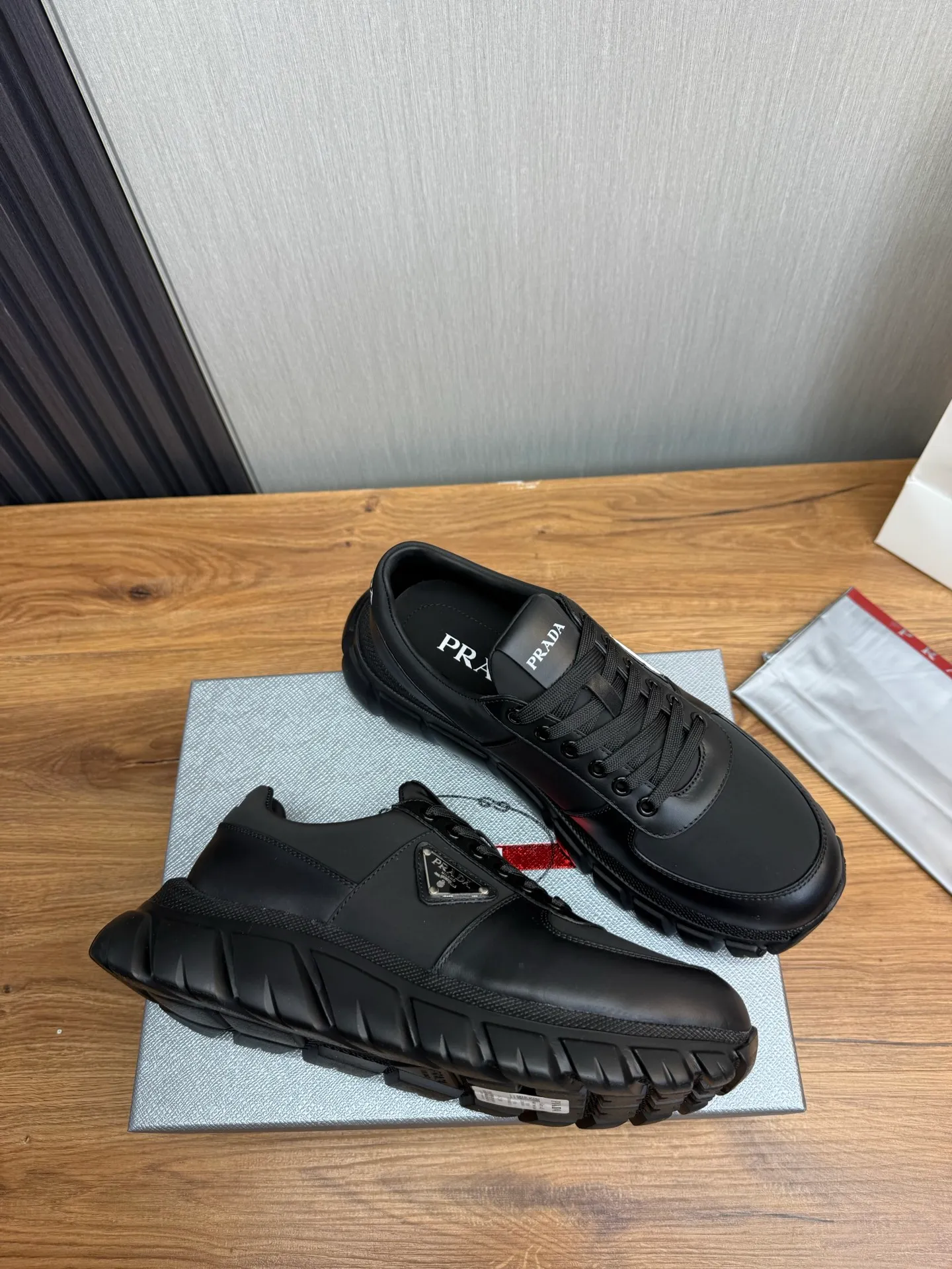Men's shoes 💰580💰 [PRADA] Men's shoes are popular in the counter, official website is synchronized, 1 high-quality shipment ✔️Imported cowhide fabric + cowhide lining, 1🆚1 replica, original sole, 38-45 (45 customized, non-refundable)